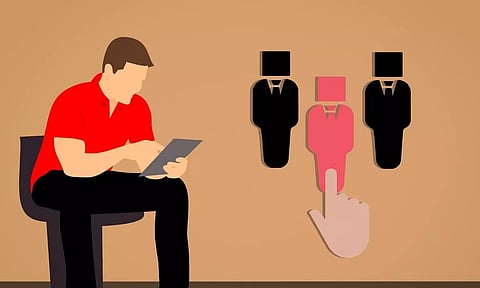 പ്രവാസികള്ക്കും നാട്ടില് തൊഴിലുറപ്പ് പദ്ധതി; പകുതി ശമ്പളം നോര്ക്ക തരും