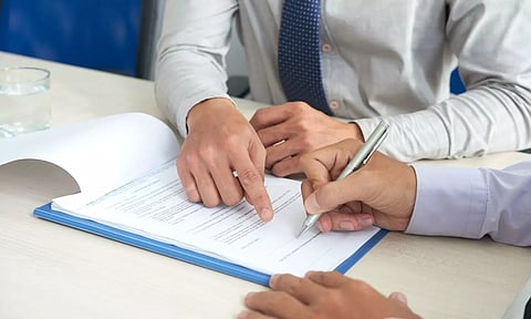 'ഒരു പോളിസി എഴുതട്ടെ'! ഐപിഓയ്ക്ക് ഒരുങ്ങുന്ന എല് ഐ സിയുടെ കരുത്ത് ലക്ഷക്കണക്കിന് ഏജന്റുമാര്