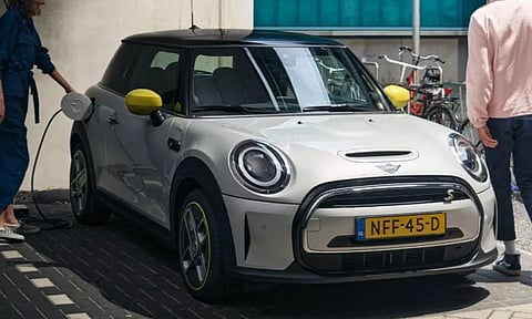 ഇന്ത്യന് ഇലക്ട്രിക് വാഹന വിപണിയില് പുതിയ താരോദയം, മിനി കൂപ്പര് എസ്ഇ ഇലക്ട്രിക് 24ന് അവതരിപ്പിക്കും