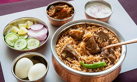 ഭക്ഷ്യവില ഉയരത്തില്; നിരക്കുയര്ത്താനാകാതെ കേരളത്തിലെ ഹോട്ടല് മേഖല !