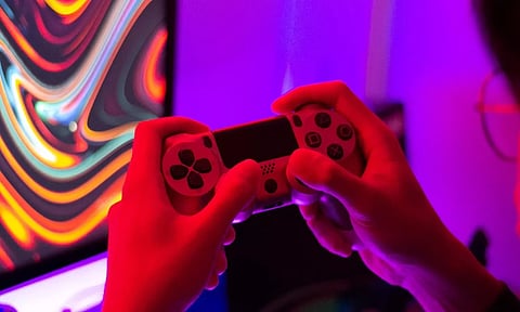 ന്യൂജെന് പിള്ളേരുടെ പ്രിയ വിനോദം; ഇത് ഓണ്ലൈന് ഗെയിമിംഗിന്റെ കാലം