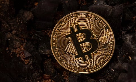 റെക്കോഡുകള് ഭേദിച്ച് ബിറ്റ്കോയിന്; വില 70,000 ഡോളര് കടന്നു