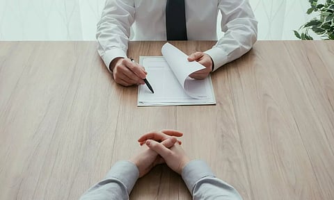 10,000 ഒഴിവുകളിലേക്കായി രജിസ്റ്റര് ചെയ്തത് 14,000 പേര്: ഇന്റര്വ്യൂവിനെത്തിയത് 2166 പേര് മാത്രം!- മലയാളികള്ക്ക് ഇവിടെ ജോലി വേണ്ടേ?