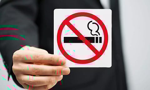 പരസ്യമായി പുകവലി; ഫൈന് അടയ്ക്കാന് മുന്പന്തിയില് മലയാളികളും