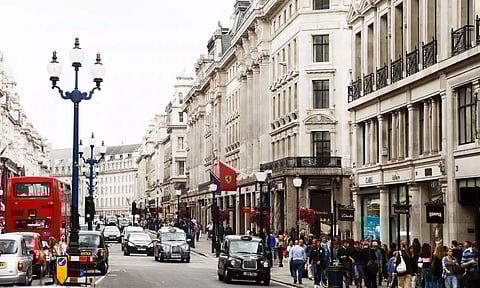 മാന്ദ്യമെന്ന് ബാങ്ക് ഓഫ് ഇംഗ്ലണ്ട്, 50 വര്ഷത്തിനിടയിലെ ഏറ്റവും വലിയ നികുതി ഇളവ് പ്രഖ്യാപിച്ച് യുകെ