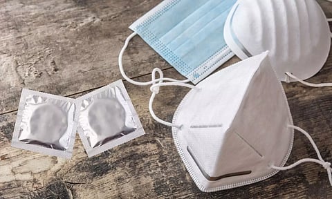 മാസ്കും കോണ്ടവും വില്ക്കാന് രജിസ്ട്രേഷന്, നേട്ടം മെഡിക്കല് സ്റ്റോറുകള്ക്ക്