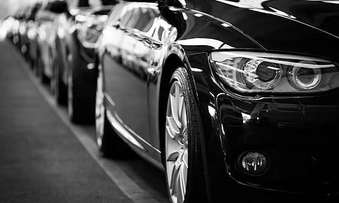 കാറുകള്ക്ക് വേണ്ടിയുള്ള കാത്തിരിപ്പ് നീളുന്നു, കൊടുത്ത് തീര്ക്കാനുള്ളത് 8 ലക്ഷത്തോളം വാഹനങ്ങള്