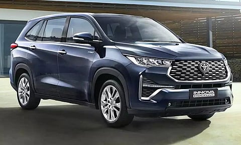 Toyota Innova Hycross