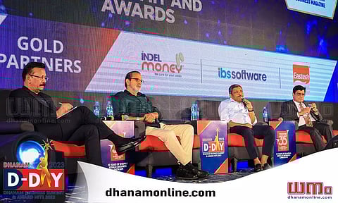 ഐ.ബി.എസ് സോഫ്റ്റ് വെയര് ചെയര്മാന് വി. കെ. മാത്യൂസ്, വി-ഗാര്ഡ് ചെയര്മാന് എമരിറ്റസ് കൊച്ചൗസേപ്പ് ചിറ്റിലപ്പിള്ളി, ഗ്രൂപ്പ് മീരാന് ചെയര്മാന് നവാസ് മീരാന്, ബിസ്ലെരി ഇന്റര്നാഷണല് സി.ഇ.ഒ ജോര്ജ് ആഞ്ചലോ എന്നിവര് ധനം ബിസിനസ് സമിറ്റ് ആന്ഡ് അവാര്ഡ് നൈറ്റിലെ പാനല് ചര്ച്ചയില്