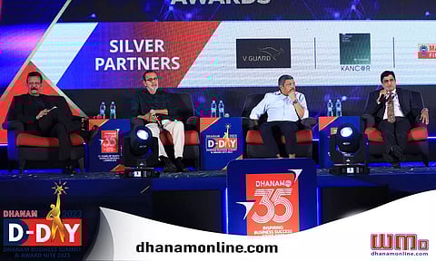 ഐ.ബി.എസ് സോഫ്റ്റ് വെയര് ചെയര്മാന് വി. കെ. മാത്യൂസ്, വി-ഗാര്ഡ് ചെയര്മാന് എമരിറ്റസ് കൊച്ചൗസേപ്പ് ചിറ്റിലപ്പിള്ളി, ഗ്രൂപ്പ് മീരാന് ചെയര്മാന് നവാസ് മീരാന്, ബിസ്ലെരി ഇന്റര്നാഷണല് സി.ഇ.ഒ ജോര്ജ് ആഞ്ചലോ എന്നിവര് ധനം ബിസിനസ് സമിറ്റ് ആന്ഡ് അവാര്ഡ് നൈറ്റിലെ പാനല് ചര്ച്ചയില്