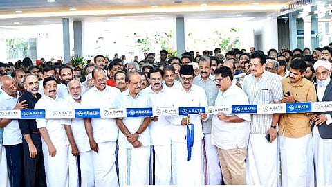 അബേറ്റ് ഗ്രൂപ്പിന്റെ പുതിയ കണ്ണാശുപത്രി പെരിന്തല്മണ്ണയില് പാണക്കാട് സയ്യിദ് സാദിഖലി ശിഹാബ് തങ്ങള് ഉദ്ഘാടനം ചെയ്തു