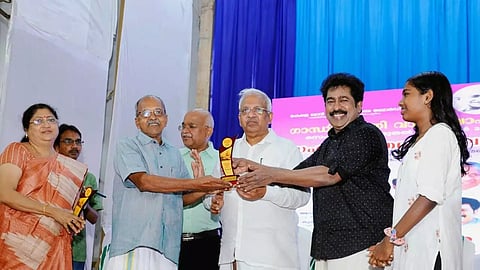 Khadi Ghandijayanthi varakhosham