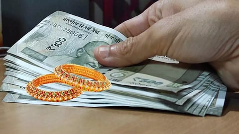 സ്വര്ണവായ്പ നിയമങ്ങള് കടുപ്പിക്കാന് റിസര്വ് ബാങ്ക്; പുതിയ മാര്ഗനിര്ദേശങ്ങള് ഉടനെ ഇറക്കിയേക്കും