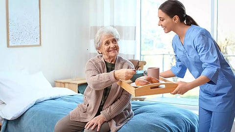 യു.കെയിലെ ഇന്ത്യൻ 'ആയമാർ' നാടുകടത്തൽ ഭീഷണിയിൽ; കുറഞ്ഞ ശമ്പളവും തിരിച്ചടി