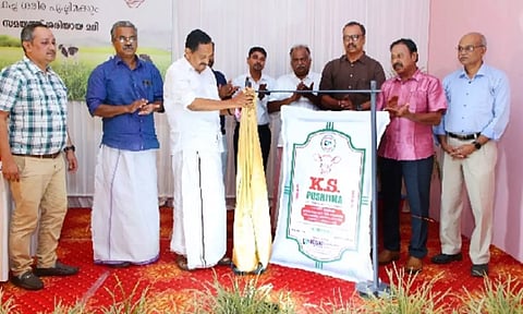 കെ.എസ്.ഇ കമ്പനി നിര്മിച്ച കെ.എസ്. പുഷ്ടിമ എന്ന കാലിത്തീറ്റ വിപണിയിലിറക്കുന്നു