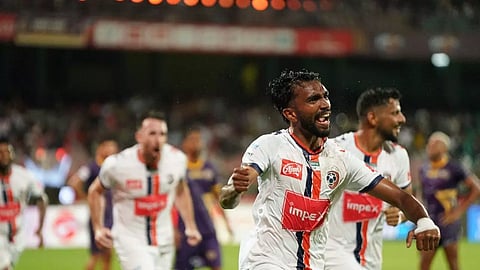 കൊച്ചിയില് മിന്നിച്ച് മലപ്പുറം എഫ്സി; സൂപ്പര് ലീഗ് കേരളയ്ക്ക് മിന്നുംതുടക്കം