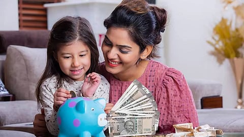 എന്.പി.എസിന്റെ ചെറുപതിപ്പ് എത്തി, മക്കളുടെ റിട്ടയര്മെന്റിനായി രക്ഷിതാക്കള്ക്ക് വാത്സല്യത്തോടെ നിക്ഷേപിക്കാം