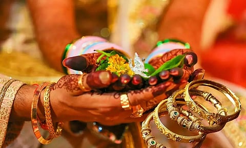 ഈ കയറ്റത്തിന് ഒരു അന്തമില്ലെ? സ്വര്ണവില മുന്നേറ്റത്തില് ആശങ്കയിലായി വിവാഹ പര്ച്ചേസുകാര്