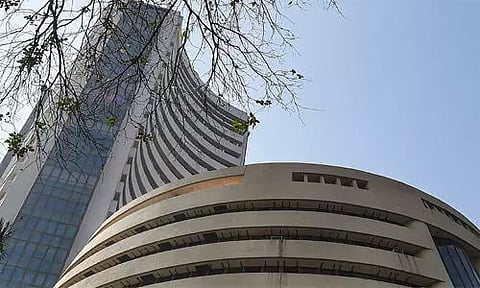 ഐ.പി.ഒ കളില് ഏഷ്യയില് ഒന്നാമത്; ഓഹരി മൂലധനത്തില് ലോകത്തില് രണ്ടാം സ്ഥാനം; എന്.എസ്.ഇക്ക് ഇരട്ട നേട്ടം