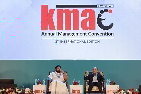 കേരള മാനേജ്മെന്റ് അസോസിയേഷന് വാര്ഷിക മാനേജ്മെന്റ് കണ്വെന്ഷന് സമാപന സെഷനില് തോമസ് മാത്യുവും കെ എസ് ശബരീനാഥനും സംസാരിക്കുന്നു