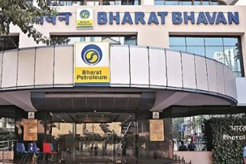 സ്വകാര്യവത്കരണ നീക്കം: വി.ആര്.എസ് പദ്ധതിക്കു തുടക്കമിട്ട് ബിപിസിഎല്