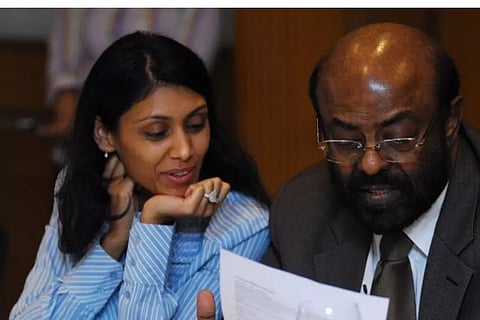 ന്യൂസ് പ്രൊഡ്യൂസറില് നിന്ന് ഇന്ത്യയിലെ ഏറ്റവും സമ്പന്നയായ സ്ത്രീയിലേക്ക്; റോഷ്നി നാടാര് മല്ഹോത്രയെ അറിയാം