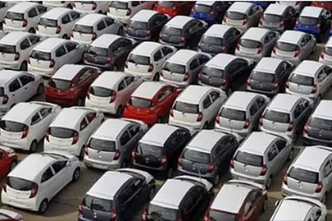 ജൂണില് കാര് വില്പ്പന പകുതിയായി, ദുരിതം വിട്ടുമാറാതെ ഓട്ടോമൊബീല് വിപണി