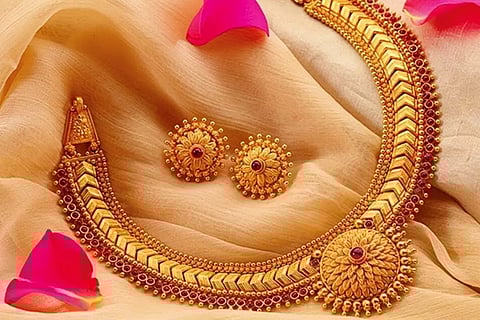 വിവാഹിതരായ സ്ത്രീകള്ക്ക് 500 ഗ്രാം സ്വര്ണം സൂക്ഷിക്കാം, മറ്റുള്ളവര്ക്കോ? ഇന്കം ടാക്സ് പറയുന്നത്