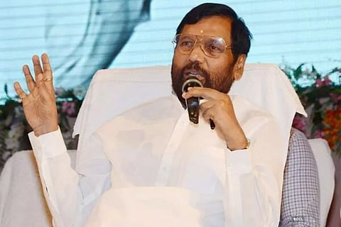 ചൈനയില് നിന്ന് തരംതാഴ്ന്ന വസ്തുക്കളുടെ ഇറക്കുമതി തടയും: കേന്ദ്രമന്ത്രി പാസ്വാന്