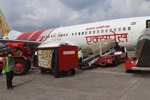 എയര് ഇന്ത്യയെ രക്ഷിക്കാന് 50,000 കോടിയുടെ പാക്കേജ് ആവശ്യമെന്ന് ജീവനക്കാര്