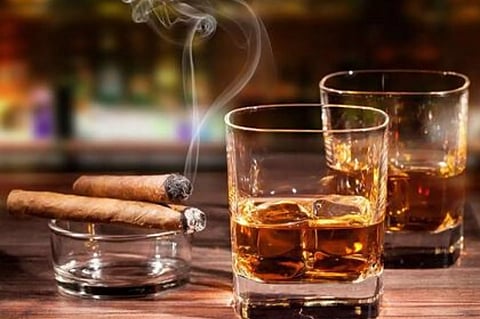 മദ്യ,സിഗരറ്റ് വിപണിയിലെ അധോഗതി ദീര്ഘകാലം തുടരും: നീല്സണ് സര്വേ