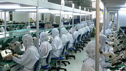 കോവിഡ് 19 ഇംപാക്ട് കമ്പനികള് ചൈന വിടുന്നു, പക്ഷേ ഇന്ത്യയിലേക്കല്ല വിയറ്റനാമിലേക്ക്!