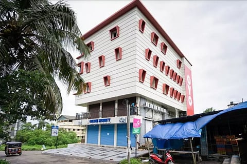 ജീവനക്കാര്ക്ക് നിര്ബന്ധിത അവധി നല്കി ഒയോ