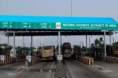 ടോള് കൊടുക്കാതെ ഇനി മുംബൈയിലേക്ക് കടക്കാം; സര്ക്കാര് തീരുമാനം ഇങ്ങനെ