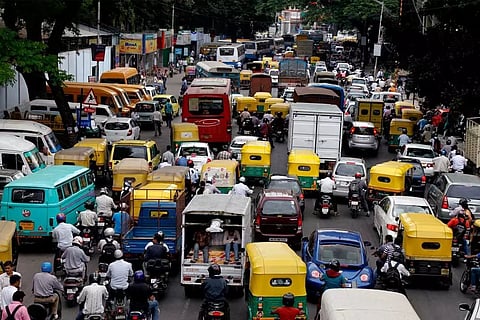 മൂര്ഛയേറിയ ട്രാഫിക് നിയമം തൊട്ടരികെ; പിടി വീണാല് 'കടുത്ത വില' നല്കേണ്ടിവരും