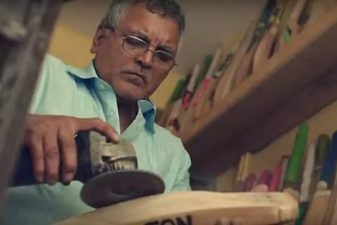 കോലിയുടേയും ധോണിയുടേയും ബാറ്റിന്റെ 'ഡോക്ടർ' ബെംഗളൂരുവിലുണ്ട്