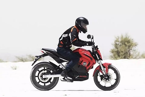 റിവോൾട്ട് ആർവി400: ഇന്ത്യയിലെ ആദ്യ സ്മാർട്ട് ഇലക്ട്രിക്ക് ബൈക്ക് അവതരിപ്പിച്ചു