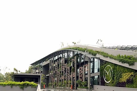 മലബാര് ഗോള്ഡ് കോര്പ്പറേറ്റ് ഓഫീസ്: പ്രകൃതിയോട് ചേര്ന്ന്, മനം മയക്കും നിർമിതി