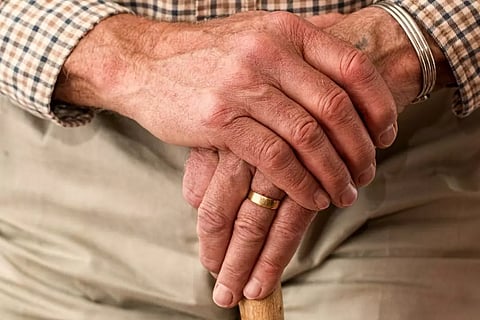 സുരക്ഷിതമാക്കാം വാര്ദ്ധക്യം; മുതിര്ന്ന പൗരന്മാര്ക്കുള്ള മികച്ച നിക്ഷേപ പദ്ധതികള്, വിശദാംശങ്ങള്