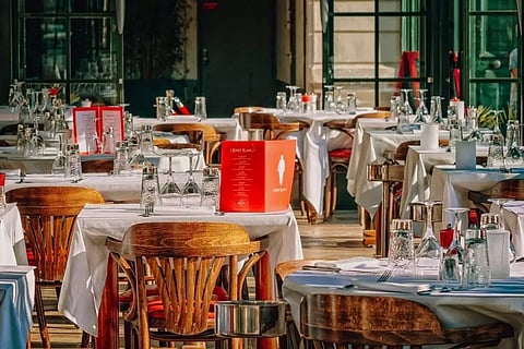 'സ്ഥിരം അടച്ചുപൂട്ടല്' ഭീഷണി നേരിടുമ്പോഴും പിടിച്ചു നില്ക്കാന് തന്ത്രങ്ങളുമായി ഹോട്ടലുകള്