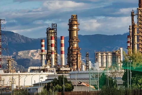 എണ്ണ വില തകര്ച്ച: കമ്പനികള് അടച്ചുപൂട്ടലിലേക്ക്