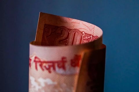 രൂപയുടെ മൂല്യം വീണ്ടും താഴെ