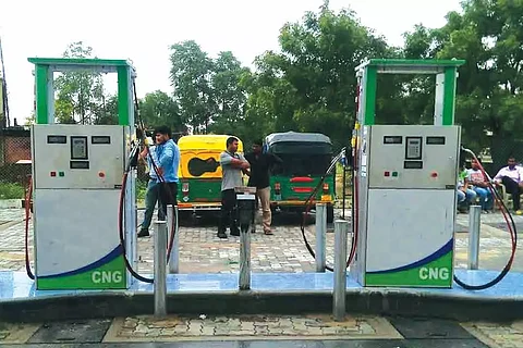 കേരളത്തില് 200 സി.എന്.ജി സ്റ്റേഷനുകള് തുടങ്ങാന് പദ്ധതിയുമായി ഐ.ഒ.സി