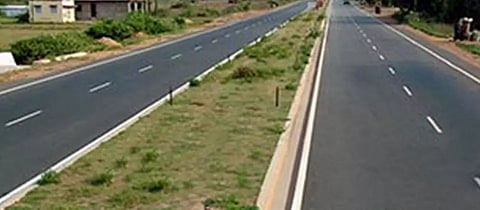 പൊതുമരാമത്തിന്റെ പ്രവര്ത്തനങ്ങള്ക്ക് 1102 കോടി