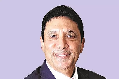 'രാഷ്ട്രീയ, നിയന്ത്രണ സമ്മര്ദ്ദം കുറച്ചില്ലെങ്കില് വളര്ച്ചാ നിരക്ക് ഇനിയും താഴും'