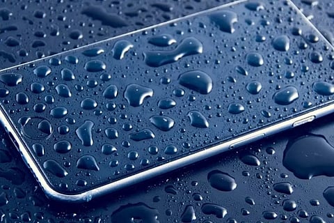 മൊബൈല് ഫോണിനെ ഒരു മാത്ര പോലും പിരിഞ്ഞിരിക്കാന് പറ്റാത്ത സ്ഥിതിയായോ?