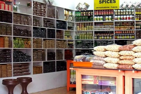 ഹര്ത്താല് ആഹ്വാനം തള്ളി വ്യാപാരികള്; കടകള് തുറന്നു പ്രവര്ത്തിക്കുന്നു