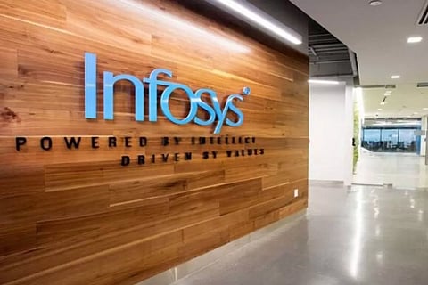 ഇന്ഫോസിസ് ചെലവ് ചുരുക്കാന് സീനിയര്മാരെ പിരിച്ചു വിടും; പകരം തുടക്കക്കാരെ നിയമിക്കും