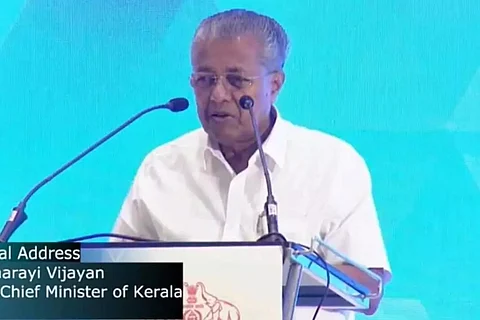 20 ലക്ഷം കുടുംബങ്ങള്ക്ക് സൗജന്യമായി ഇന്റര്നെറ്റ് അടുത്ത വര്ഷം: മുഖ്യമന്ത്രി