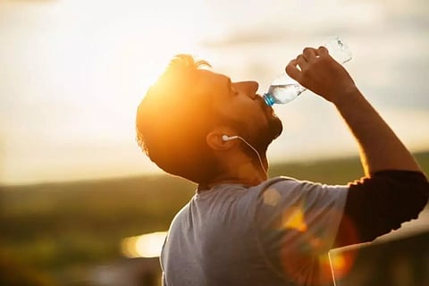 വെള്ളം കുടിച്ചില്ലെങ്കില് വെള്ളത്തിലാകും! ധാരാളം വെള്ളം കുടിക്കണം എന്ന് പറയുന്നത് ഈ കാരണങ്ങള് കൊണ്ടാണ്